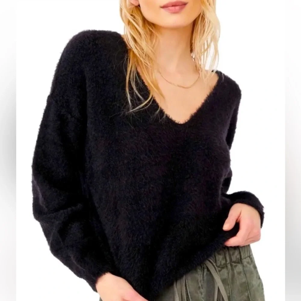 Free people black v neck sweater cropped XSmall